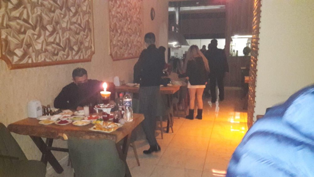 Yardımlaşma derneğinde alkollü ve müzikli eğlenceye polis baskını