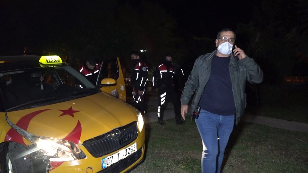 'Öldürecekler beni' diyerek taksi çaldı, kaza yapınca yakalandı