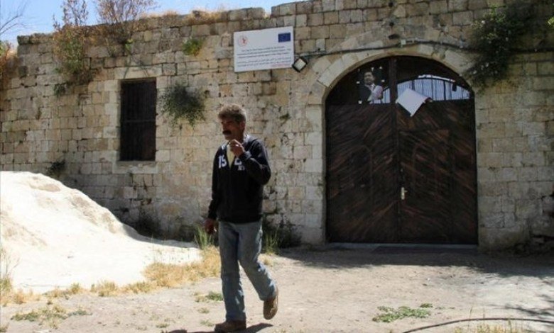 Yahudi yerleşimciler Filistin'deki Osmanlı yapıtı Laben Han'a saldırdı