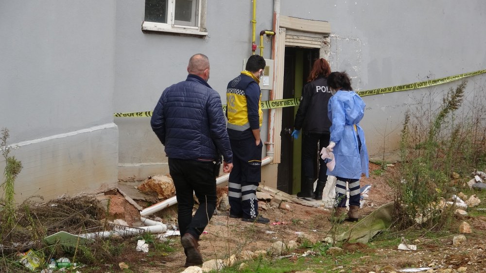 4 gündür kayıp genç, arkadaşının evinde silahla vurulmuş olarak ölü bulundu