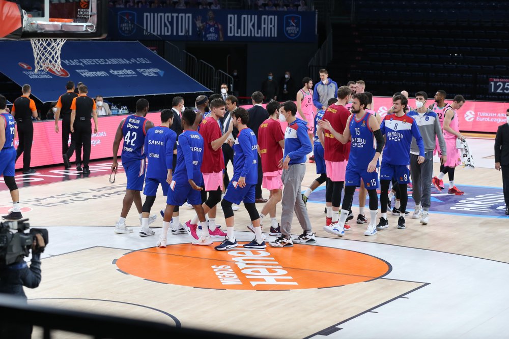Anadolu Efes - Barcelona: 86-79