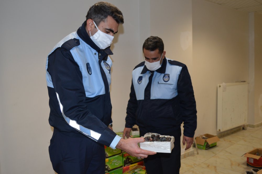 İş yerinde 1,5 ton bozulmuş hurma ele geçirildi