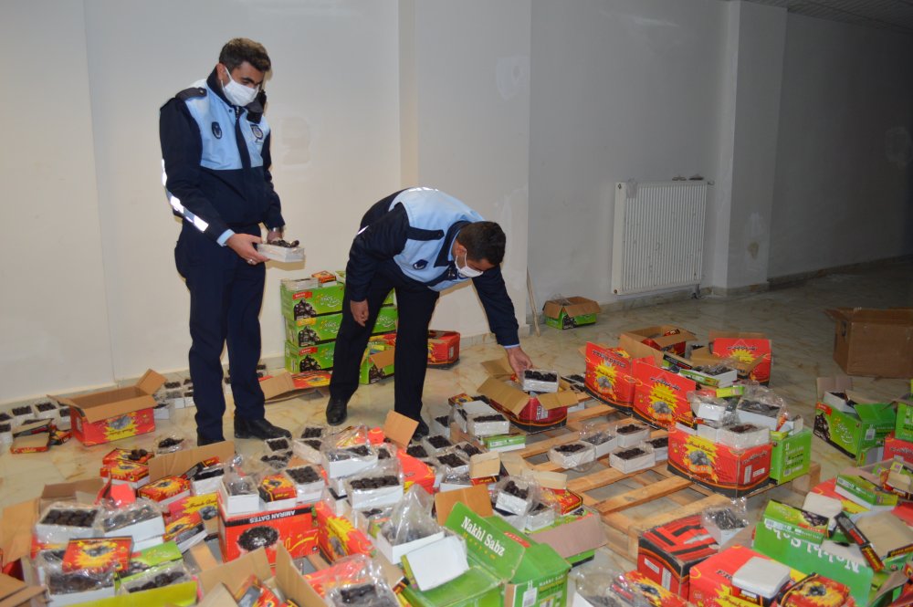İş yerinde 1,5 ton bozulmuş hurma ele geçirildi