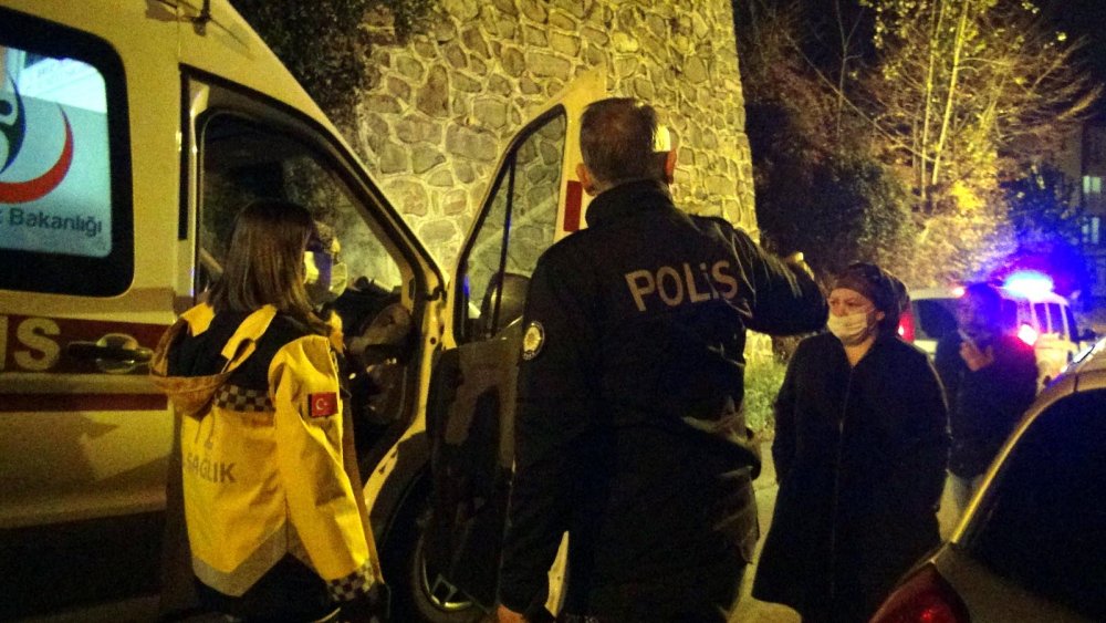 Evlerine gelen 3 kişi tarafından darbedildiler