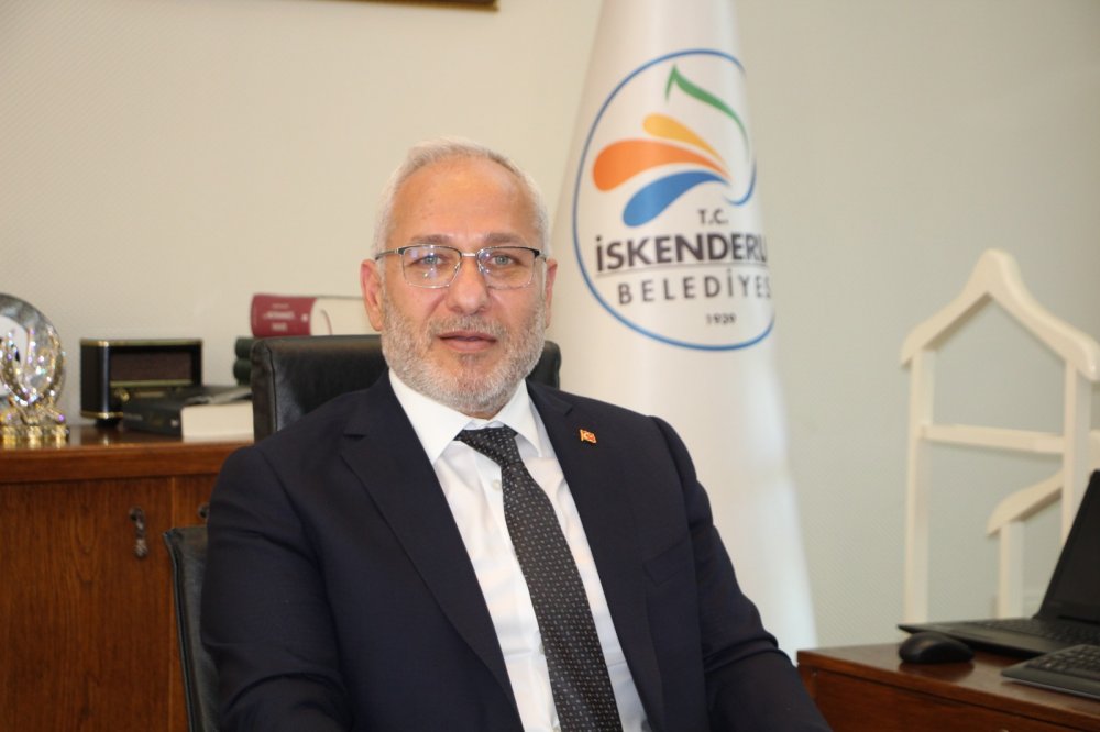 İskenderun Belediyesi’nden, koronavirüs aşısını bulan Prof. Dr. Uğur Şahin'e anlamlı jest