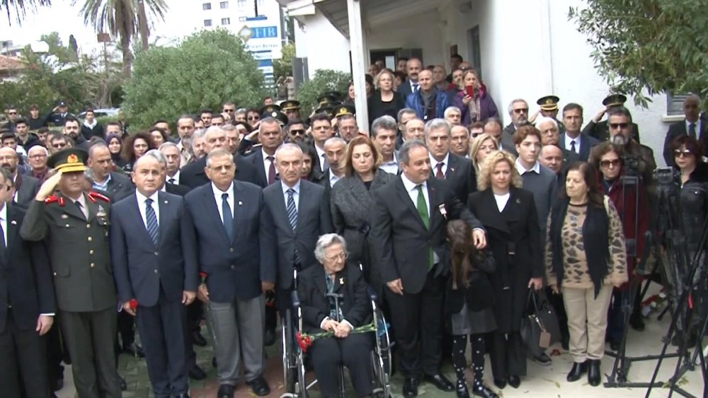 Kıbrıs'ta eşi ve 3 çocuğu katledilen tabip binbaşının ailesinden 9 doktor çıkmış