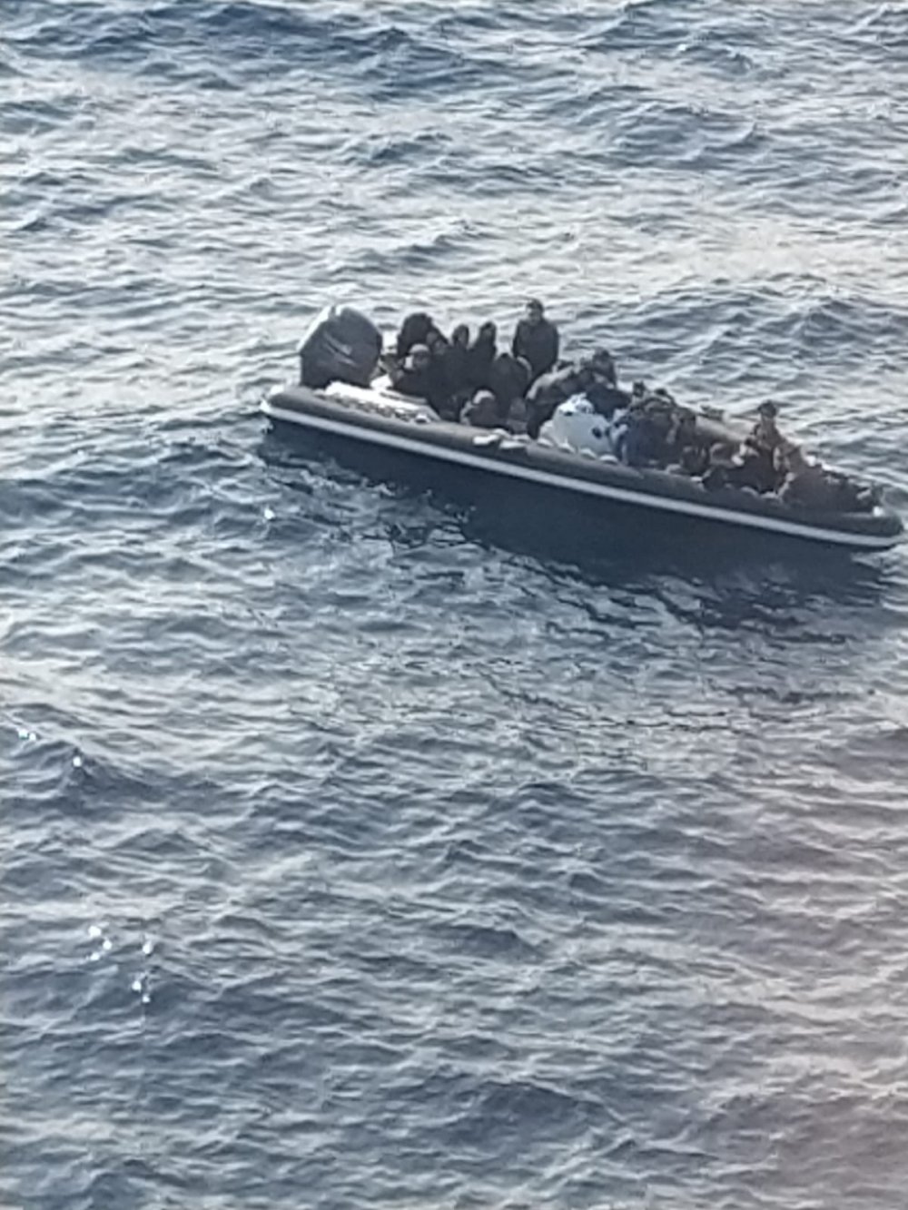 KKTC'de kaçak göçmen operasyonu: 14 düzensiz göçmen yakalandı