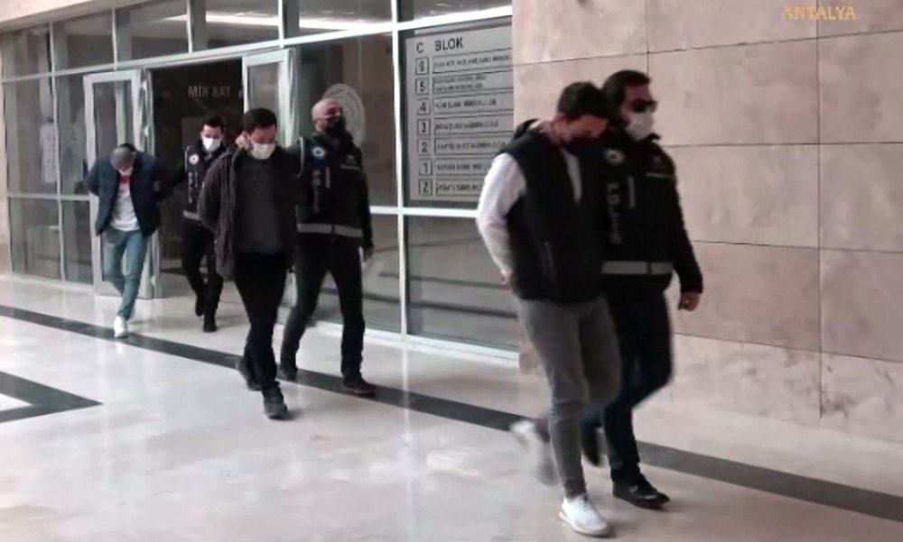 Polisten kaçak silah operasyonu