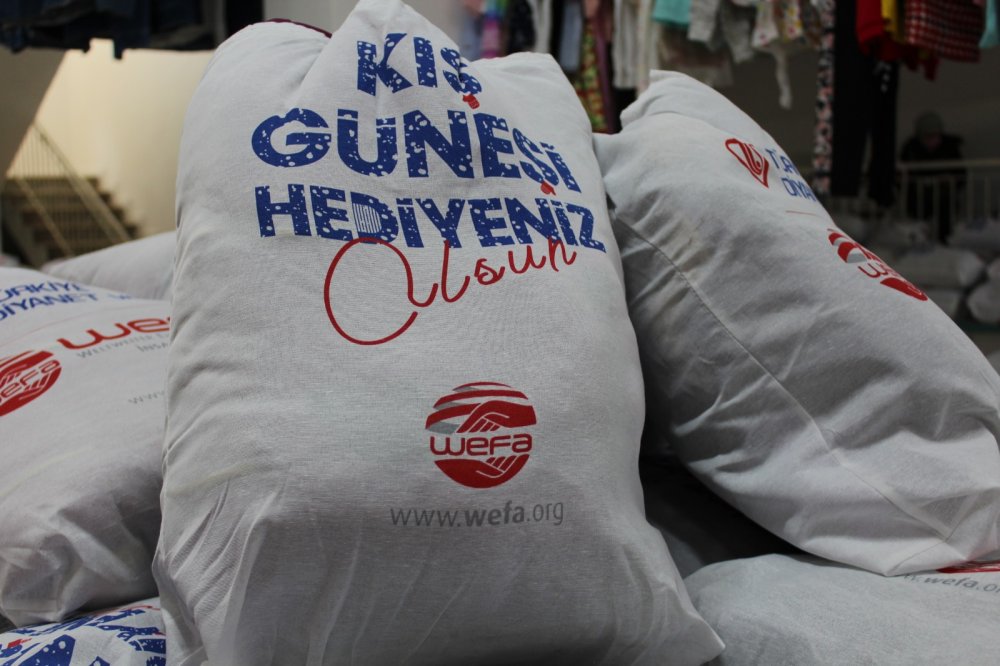 Sivas'ta 518 çocuğa kışlık giyecek yardımı