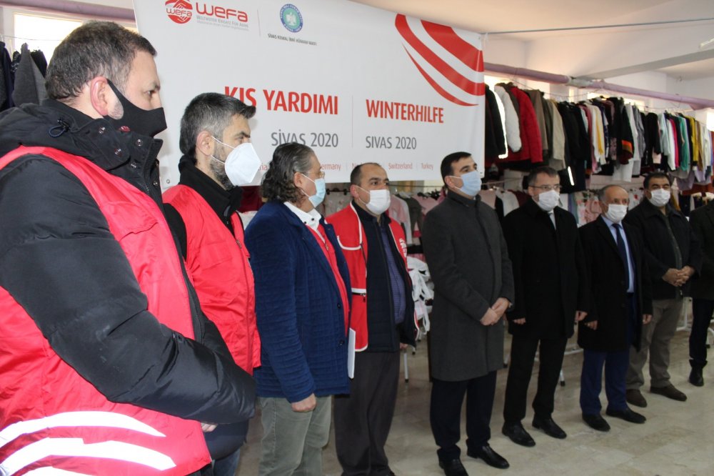 Sivas'ta 518 çocuğa kışlık giyecek yardımı