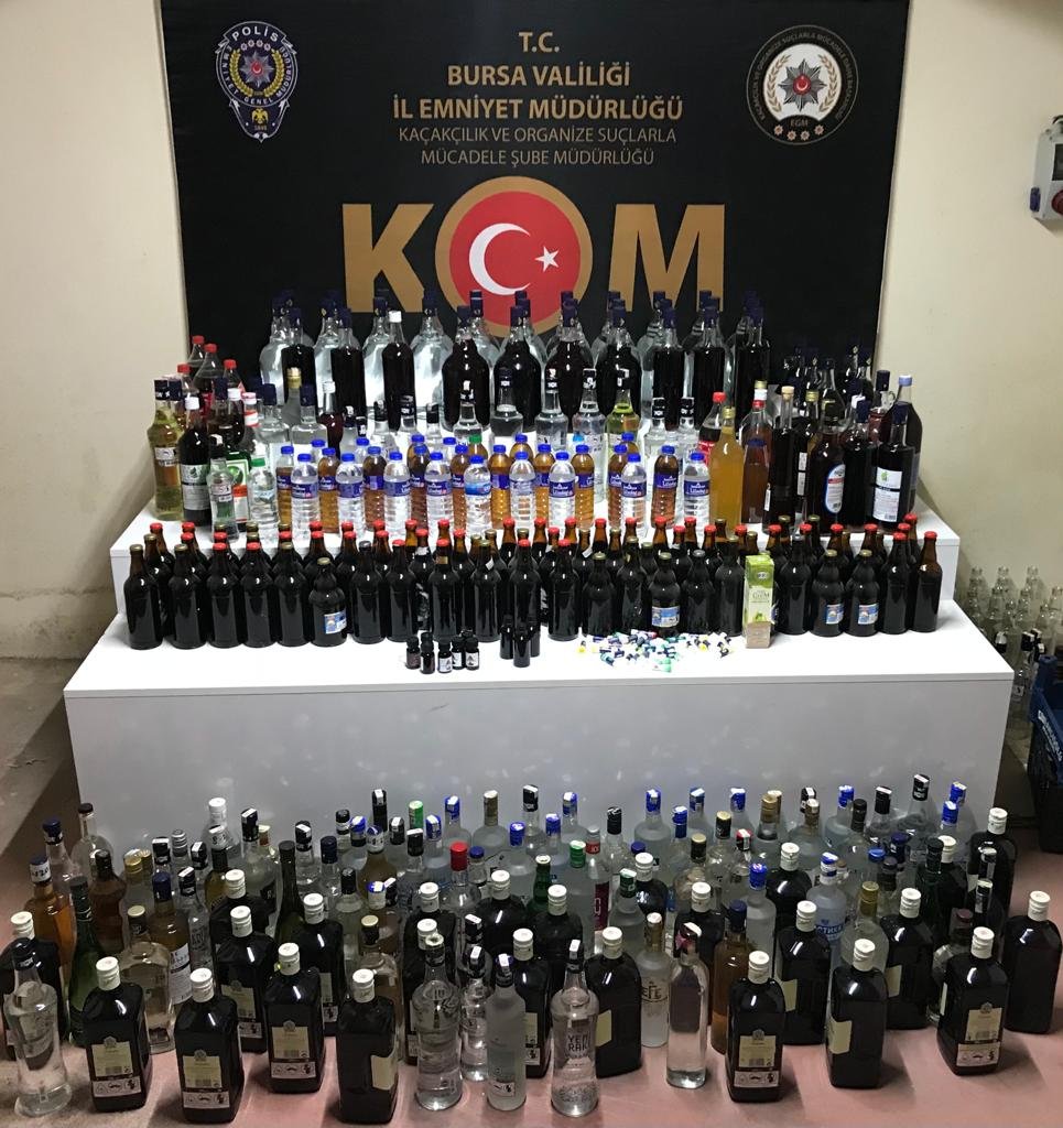 Bursa'da 210 litre sahte içki ele geçirildi: 2 gözaltı