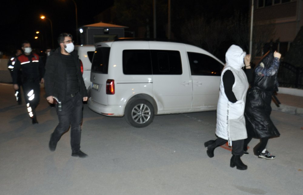 Fuhuş şebekesine operasyon: 3'ü kadın 4 gözaltı