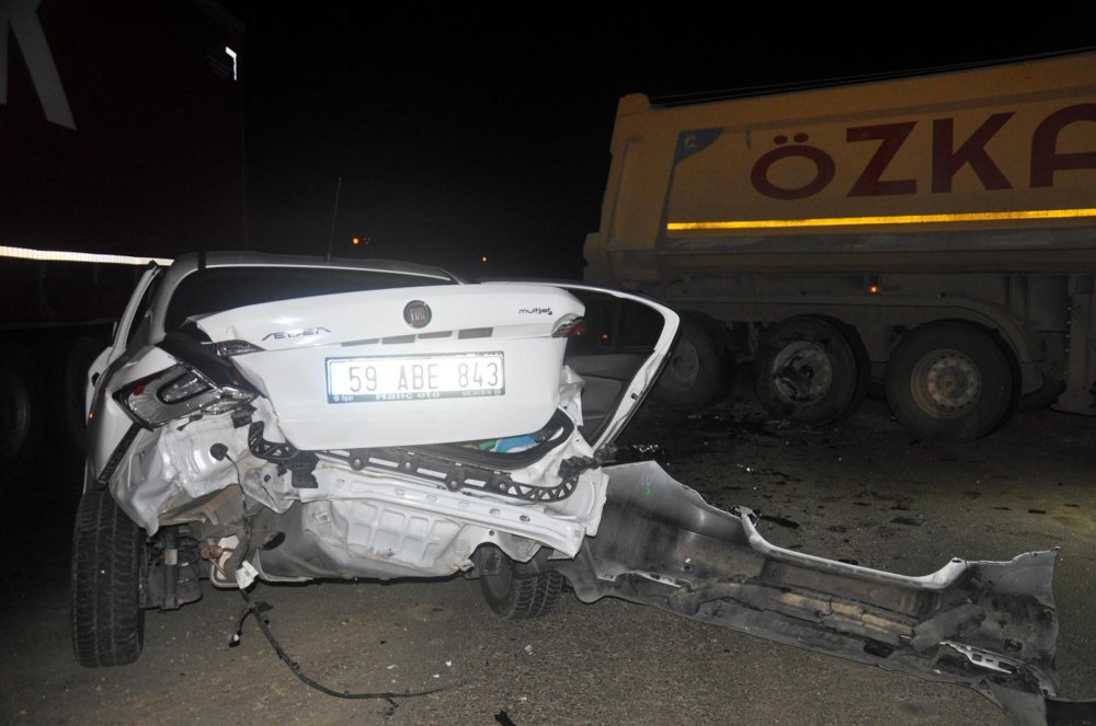 Hafriyat kamyonu ile çarpışan otomobilin sürücüsü öldü
