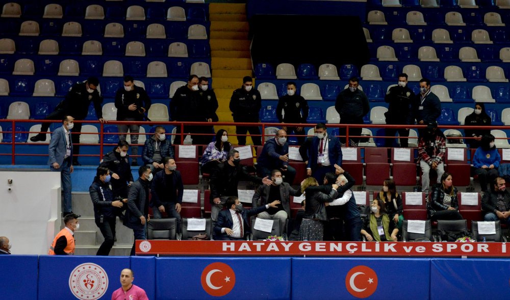 Hatay Büyükşehir Belediyespor - Beşiktaş HDI Sigorta: 57-69