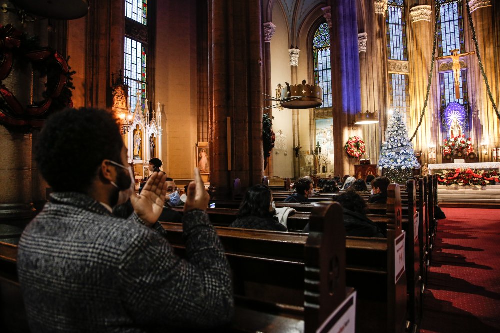 Saint Antuan Kilisesi'nde pandemi gölgesinde Noel ayini yapıldı