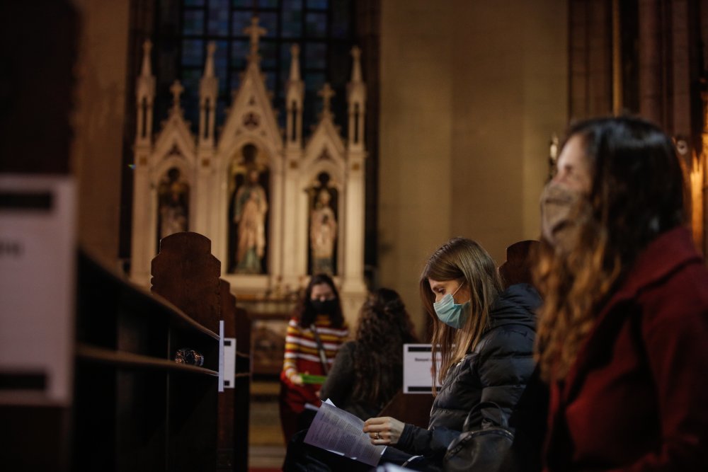 Saint Antuan Kilisesi'nde pandemi gölgesinde Noel ayini yapıldı