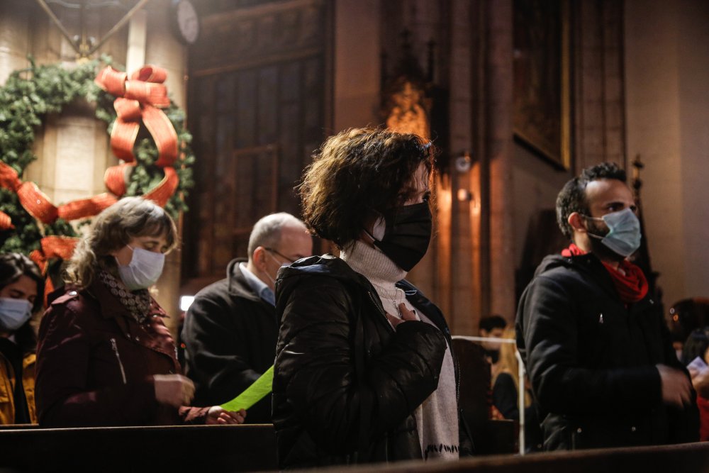 Saint Antuan Kilisesi'nde pandemi gölgesinde Noel ayini yapıldı