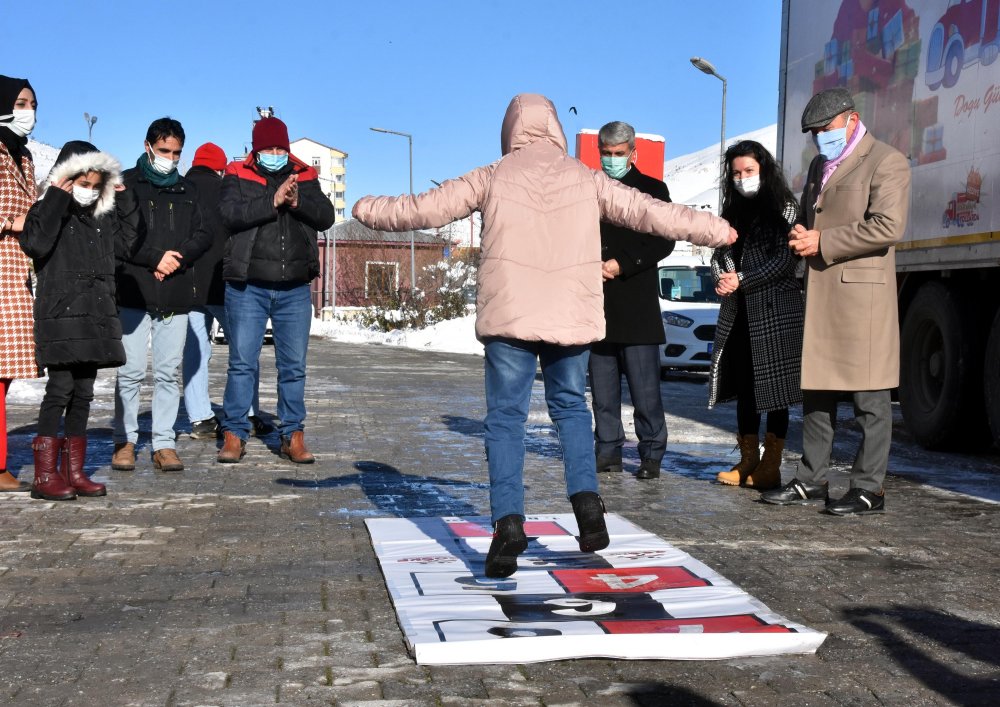Salim İsot: Çocuklar ekranlarla değil, akranları ile oynasın