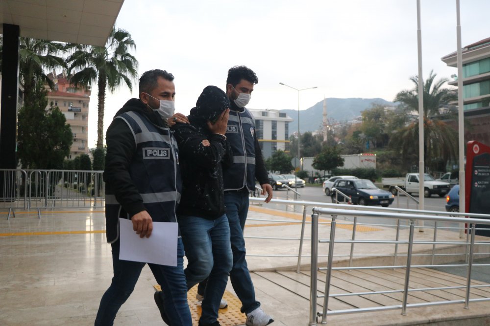 Alanya'da, 12 kişiyi emeklilik vaadiyle 1 milyon TL dolandıran şüpheli tutuklandı