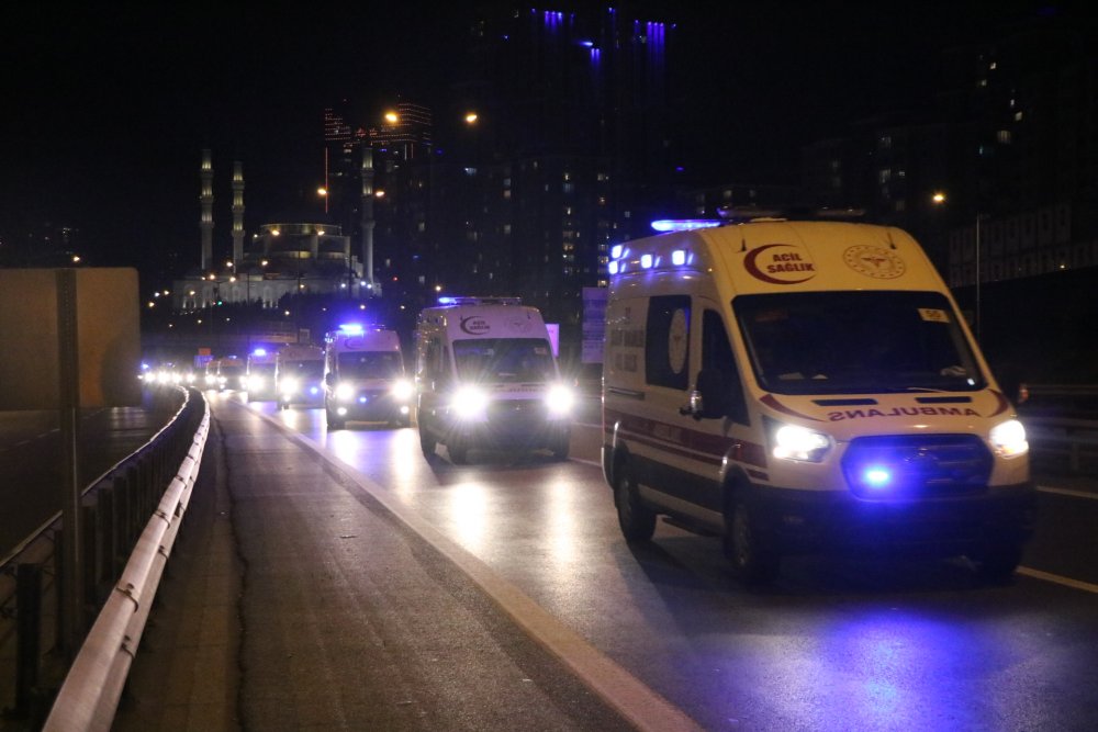 Ankara'dan yola çıkan 61 ambulans İstanbul'a geldi