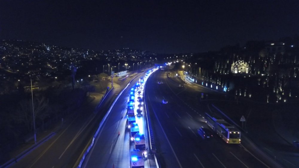 Ankara'dan yola çıkan 61 ambulans İstanbul'a geldi