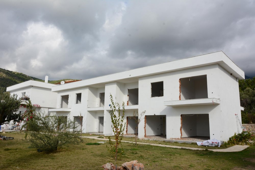 Datça'da kaçak butik otel sahibi tarafından yıkıldı
