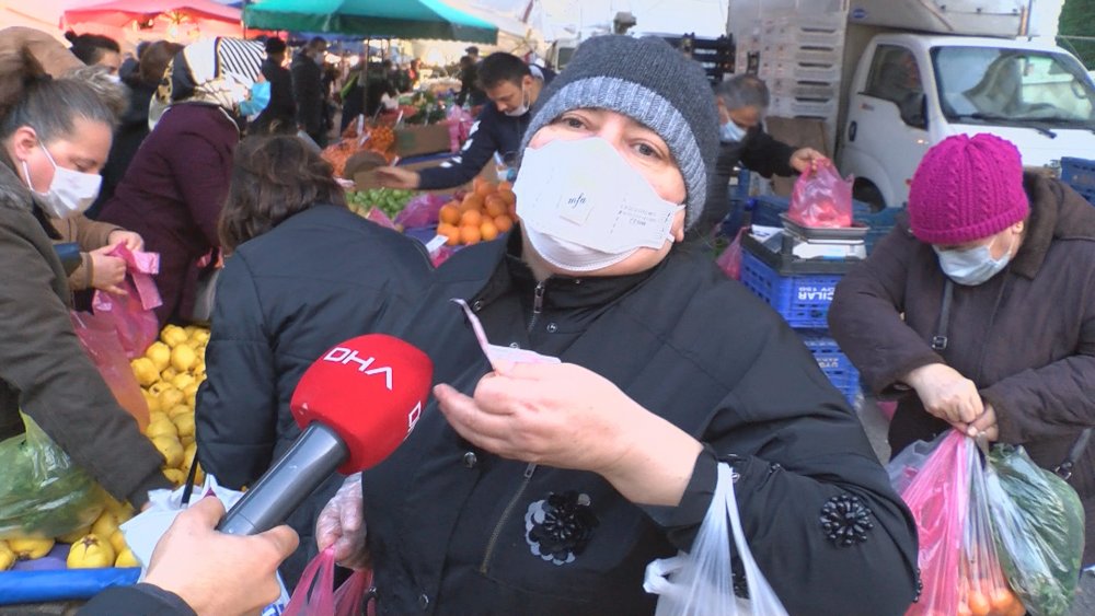 Kartal'da pazar yerinde kısıtlama yoğunluğu