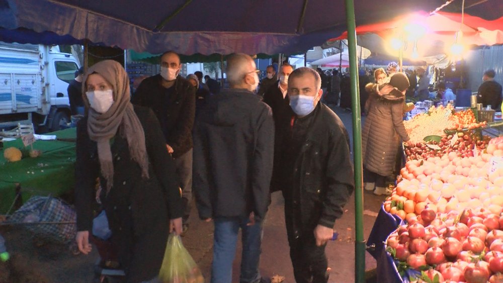 Kartal'da pazar yerinde kısıtlama yoğunluğu