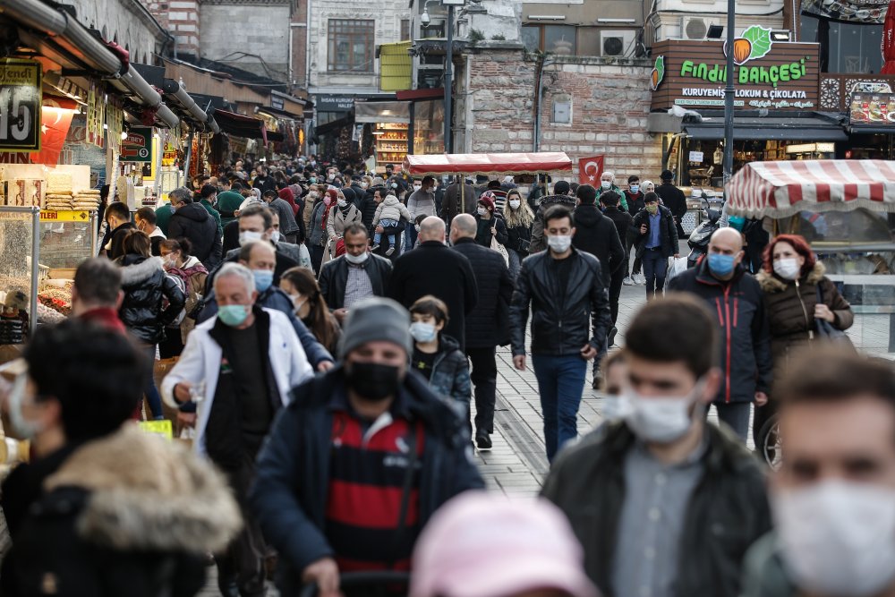 Mısır Çarşısı'nda adım atacak yer kalmadı