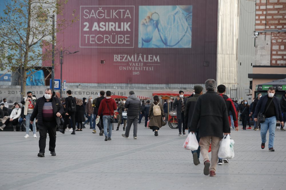 Mısır Çarşısı'nda adım atacak yer kalmadı