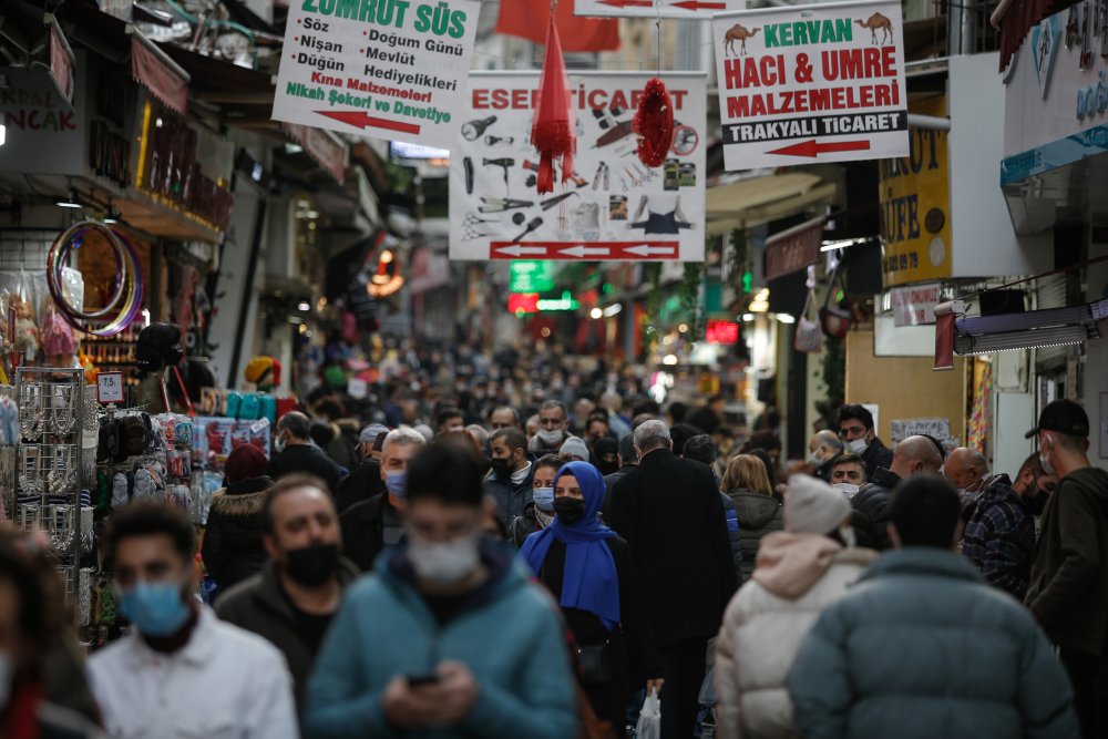 Mısır Çarşısı'nda adım atacak yer kalmadı