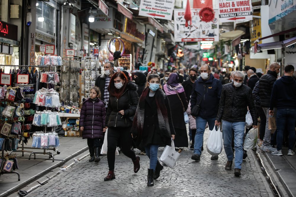Mısır Çarşısı'nda adım atacak yer kalmadı