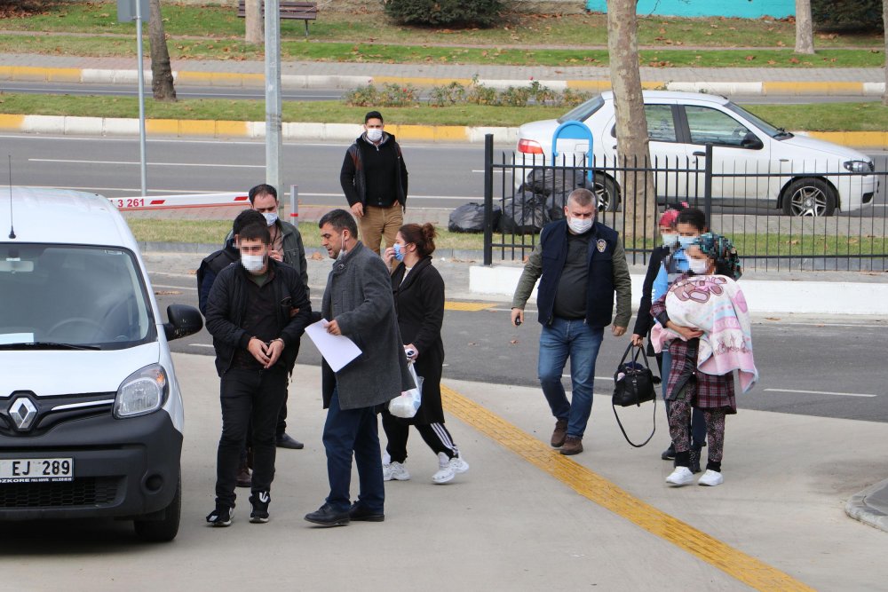 Otomobille kaçarken 2 polisi yaralayan yankesicilik şüphelisi aile adliyede