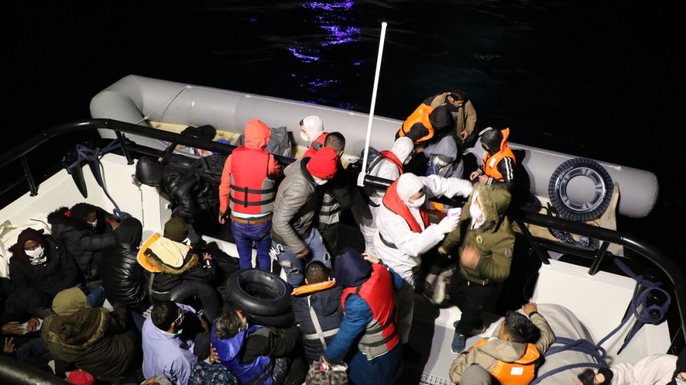 Yunanistan'ın ölüme terk etti: 53 kaçak göçmeni, Sahil Güvenlik kurtardı