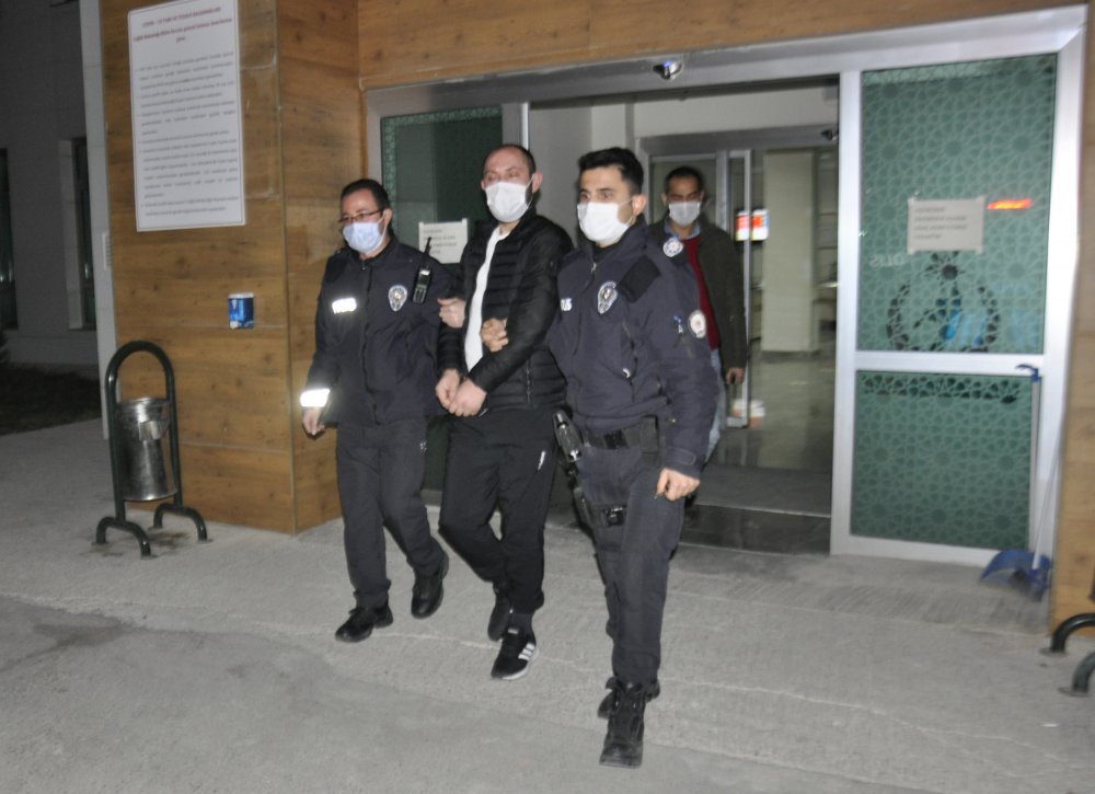 8 yıl önce işlenen cinayetin şüphelisi, kısıtlamada yakalandı