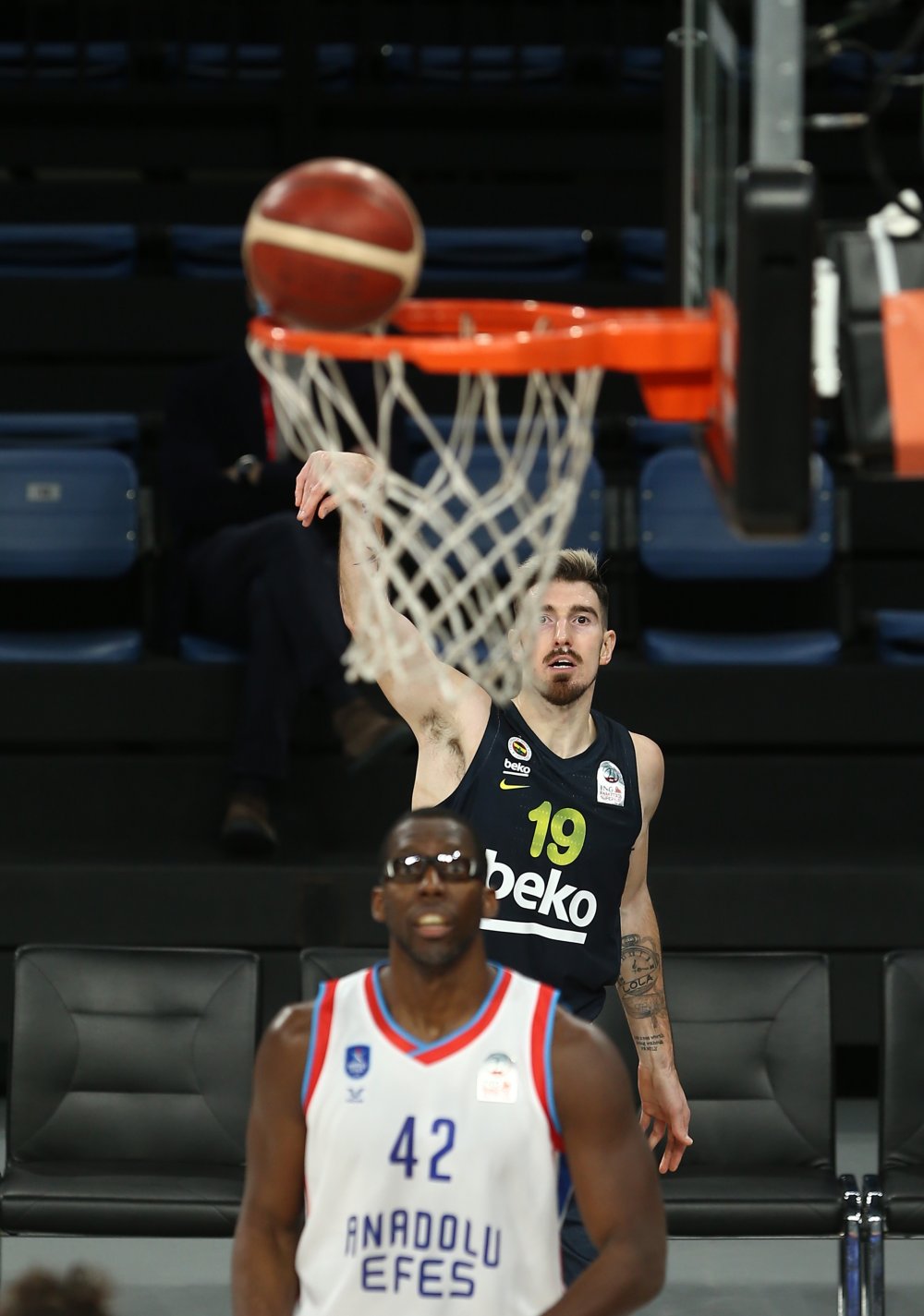 Anadolu Efes - Fenerbahçe Beko: 85-72