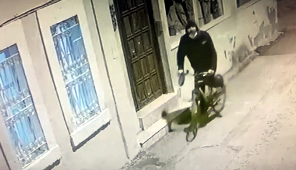 Atatürk'e hakarete gözaltı
