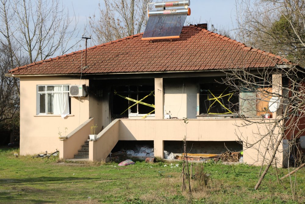 Yangında hayatını kaybeden baba ve kızı, son yolculuğuna uğurlandı