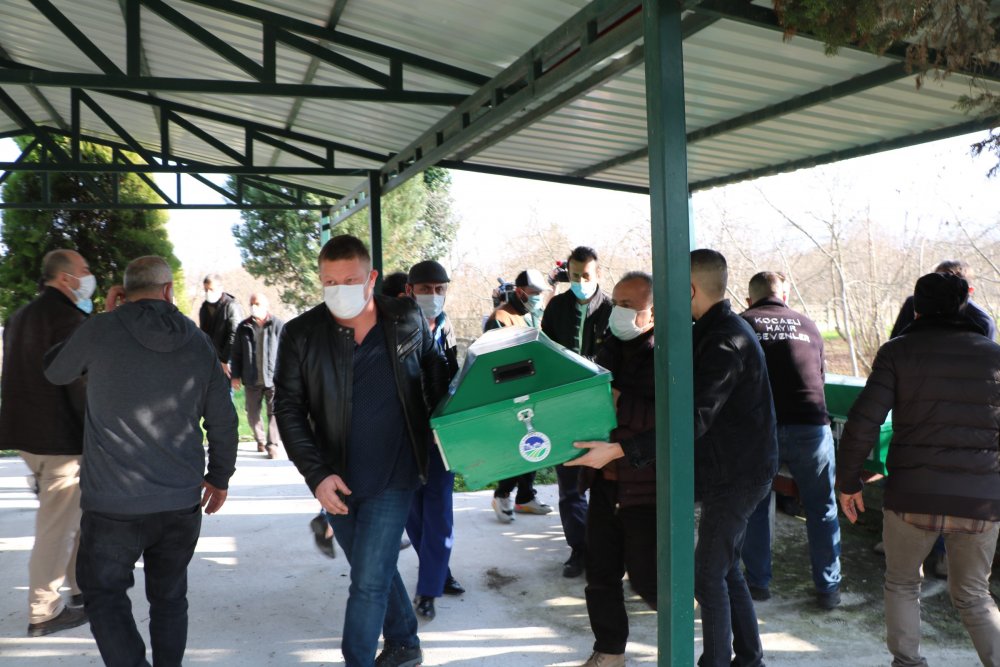 Yangında hayatını kaybeden baba ve kızı, son yolculuğuna uğurlandı