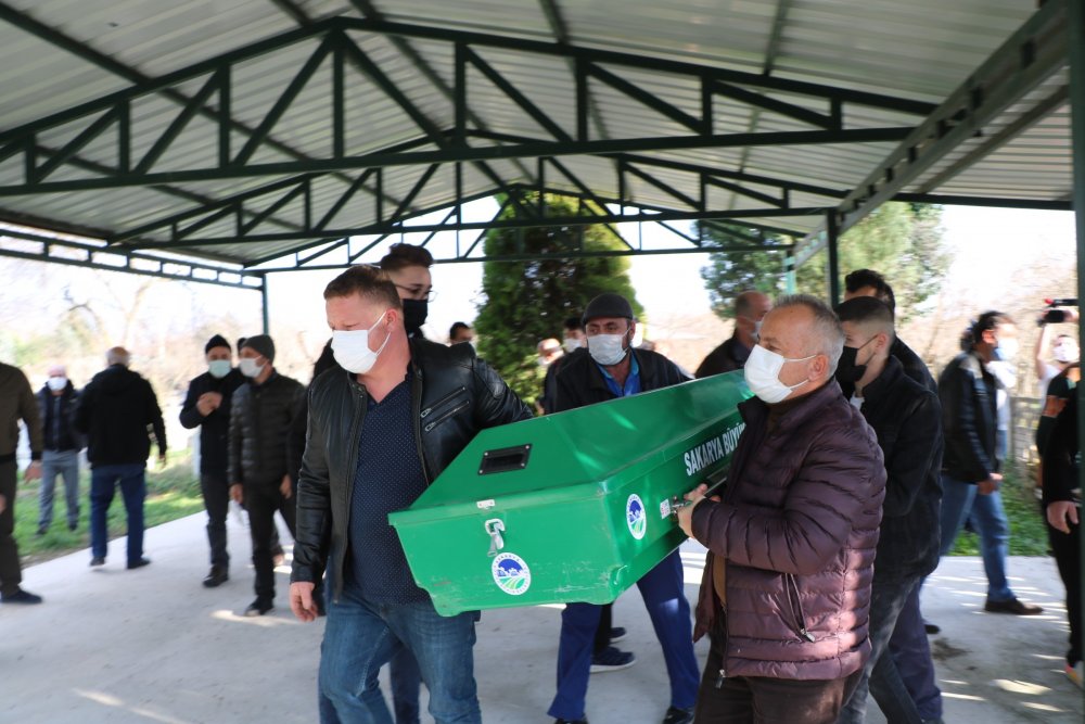 Yangında hayatını kaybeden baba ve kızı, son yolculuğuna uğurlandı