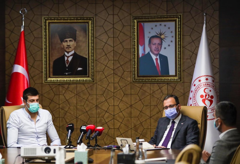 Yüzmede 'Ulusal Gelişim Ödülü'nün sahibi Türkiye