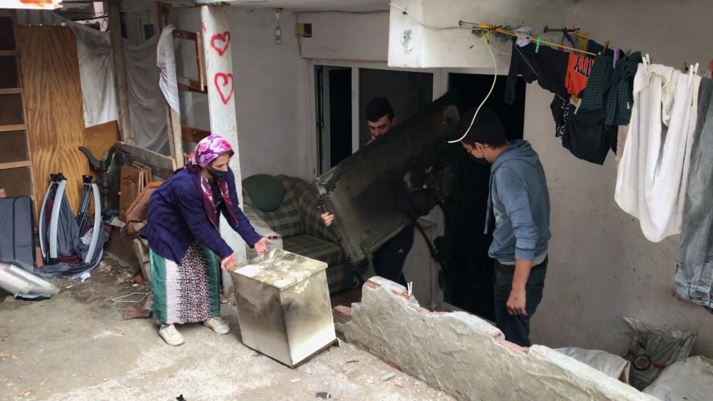4 kişilik ailenin evi, soba yangınında kullanılamaz hale geldi
