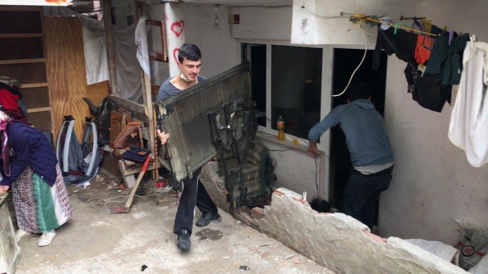 4 kişilik ailenin evi, soba yangınında kullanılamaz hale geldi