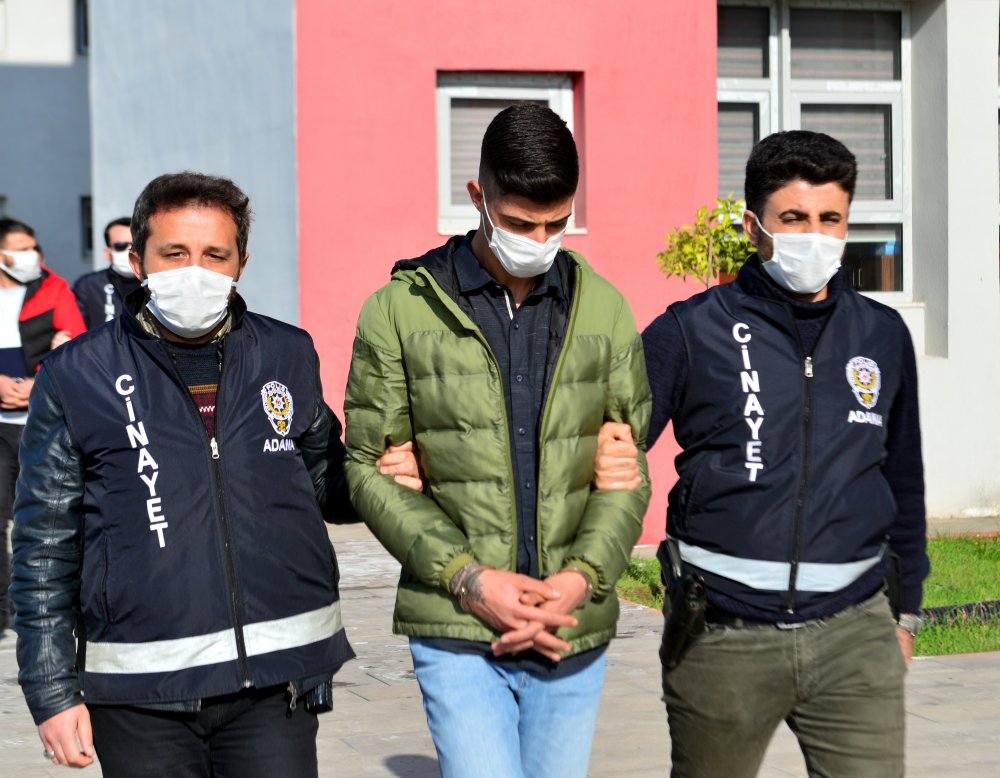 Adana'da silahlı borç kavgası: 2 yaralı