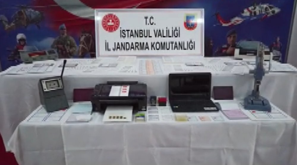 Avcılar'da jandarmanın sahte belge operasyonu kamerada