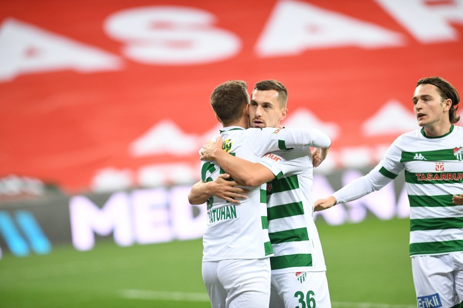 Bursaspor, Eskişehirspor'u ağırlıyor