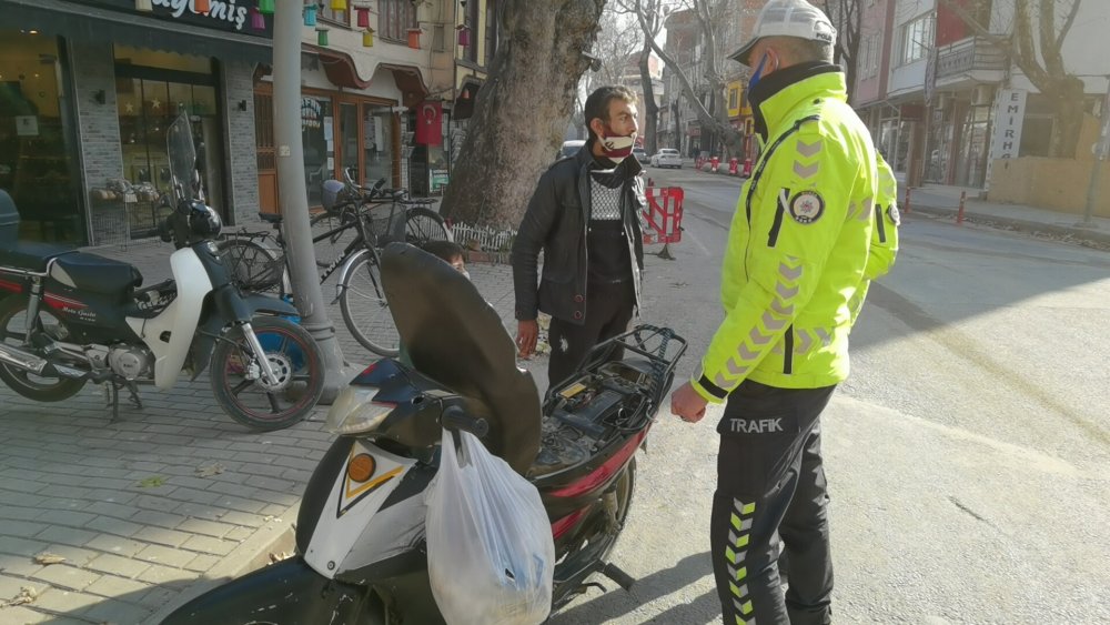 Çalıntı motosikletle ekmek almaya giden sürücüye gözaltı