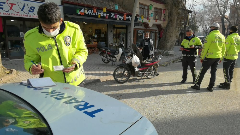 Çalıntı motosikletle ekmek almaya giden sürücüye gözaltı