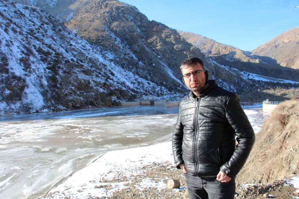 Doğu'da soğuk etkili oluyor; otomobillere battaniyeli önlem