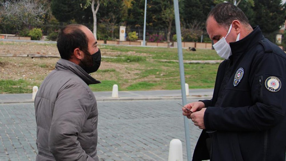 EGM'den sokakta yaşayan kişiye kesilen 'kısıtlama' cezası için özür
